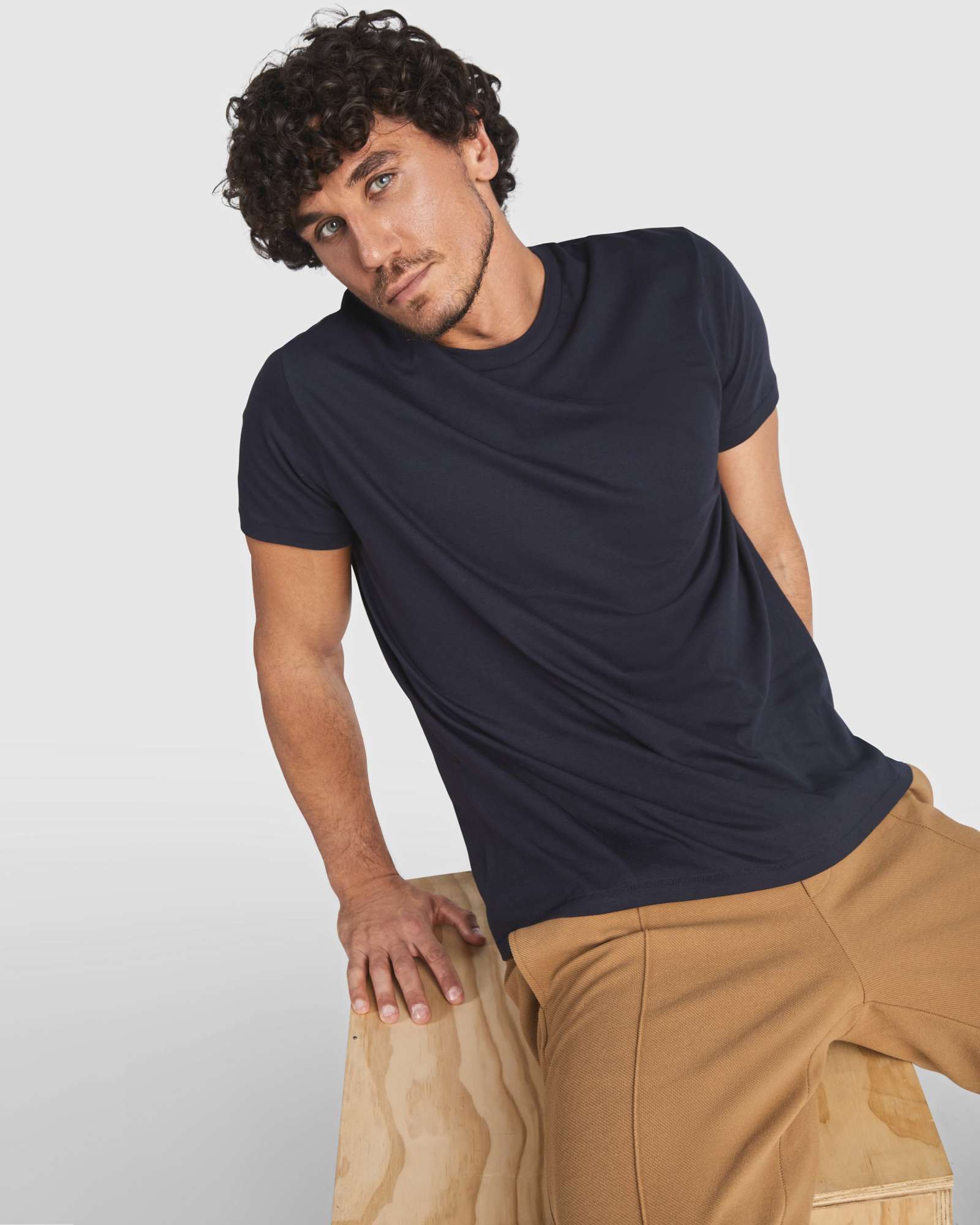 Roly Eco Men´s Golden Organic T-Shirt Ebony 231 S (RY6690)