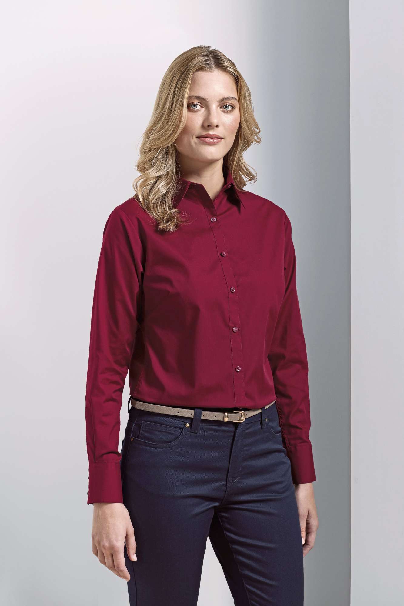 Premier Workwear Women´s Poplin Long Sleeve Blouse Natural 42 (L/14) (PW300)