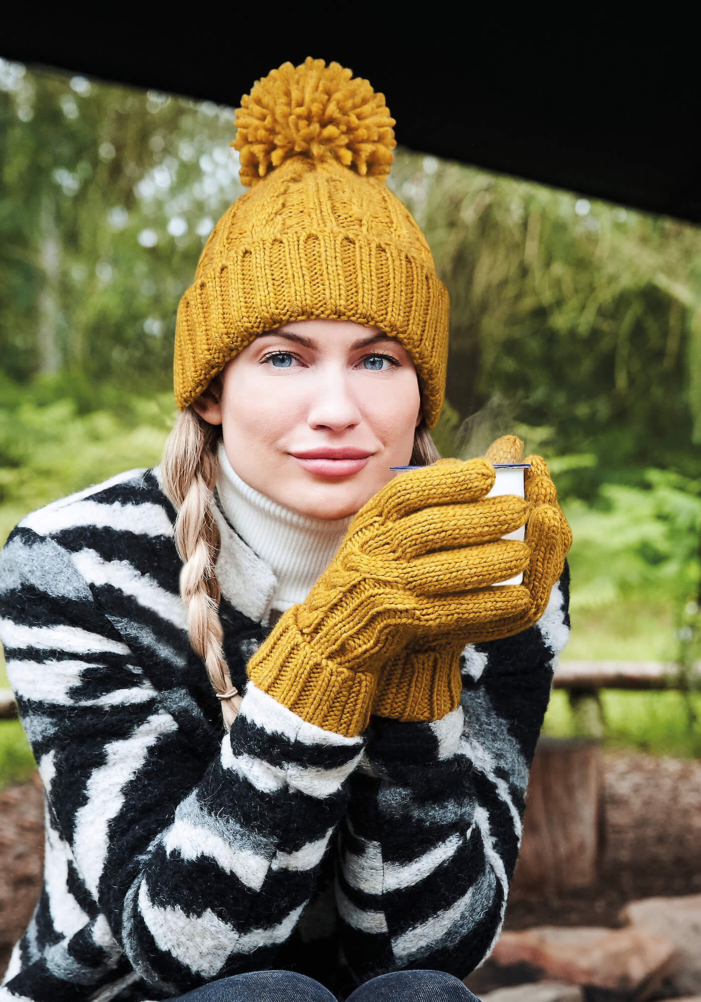 Melange Handschuhe mit Zopfmuster