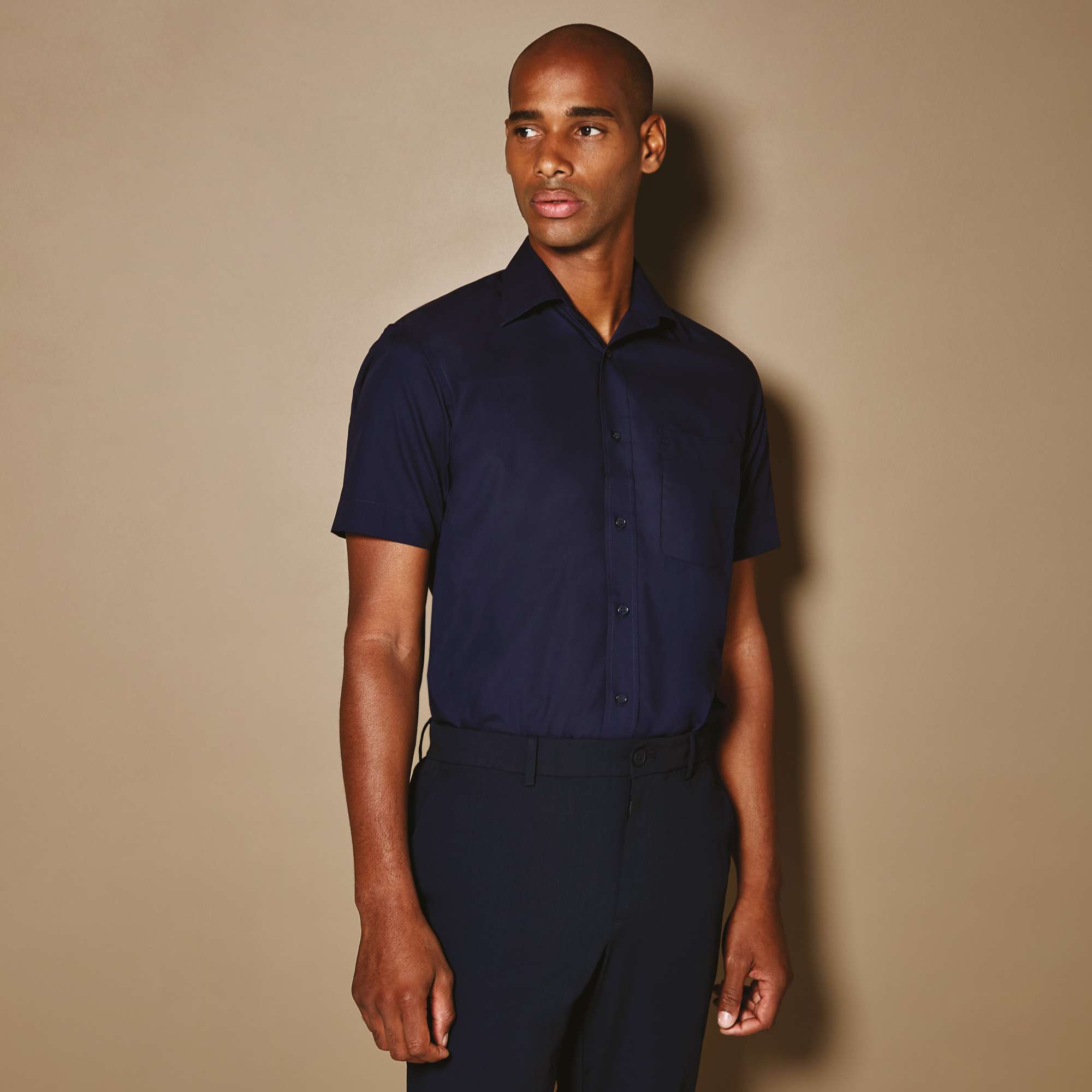 Kustom Kit Men´s Classic Fit Business Shirt Short Sleeve Black 44 (XL/17H) (K102)